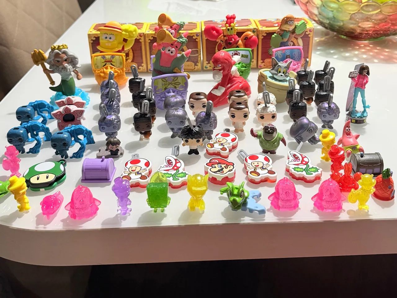 Stranger Things kinder joy 