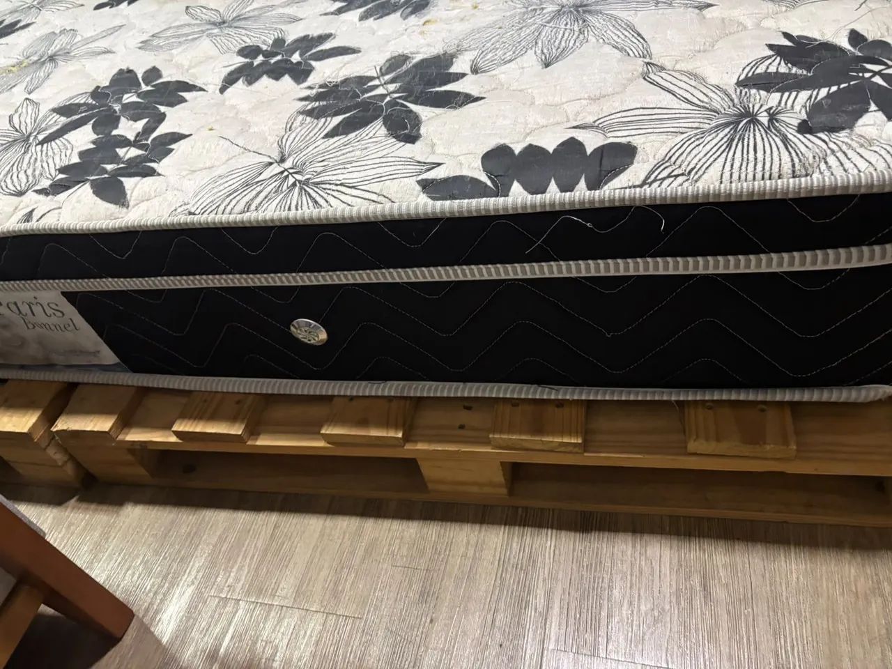 Cama de Pallets e colchão de solteiro - Foto 3