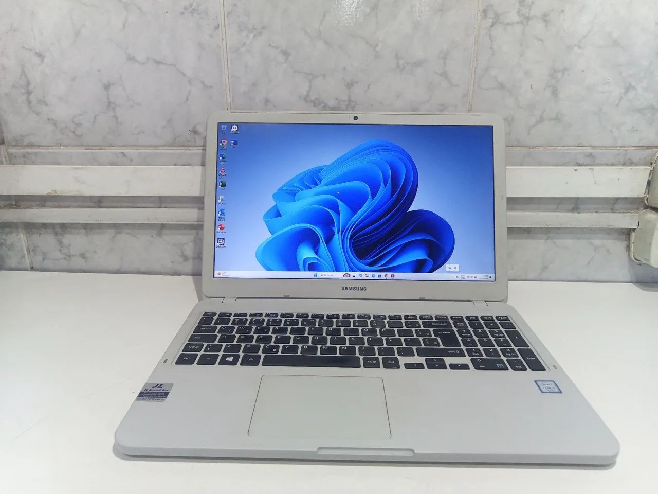 Notebook Samsung i3-7020