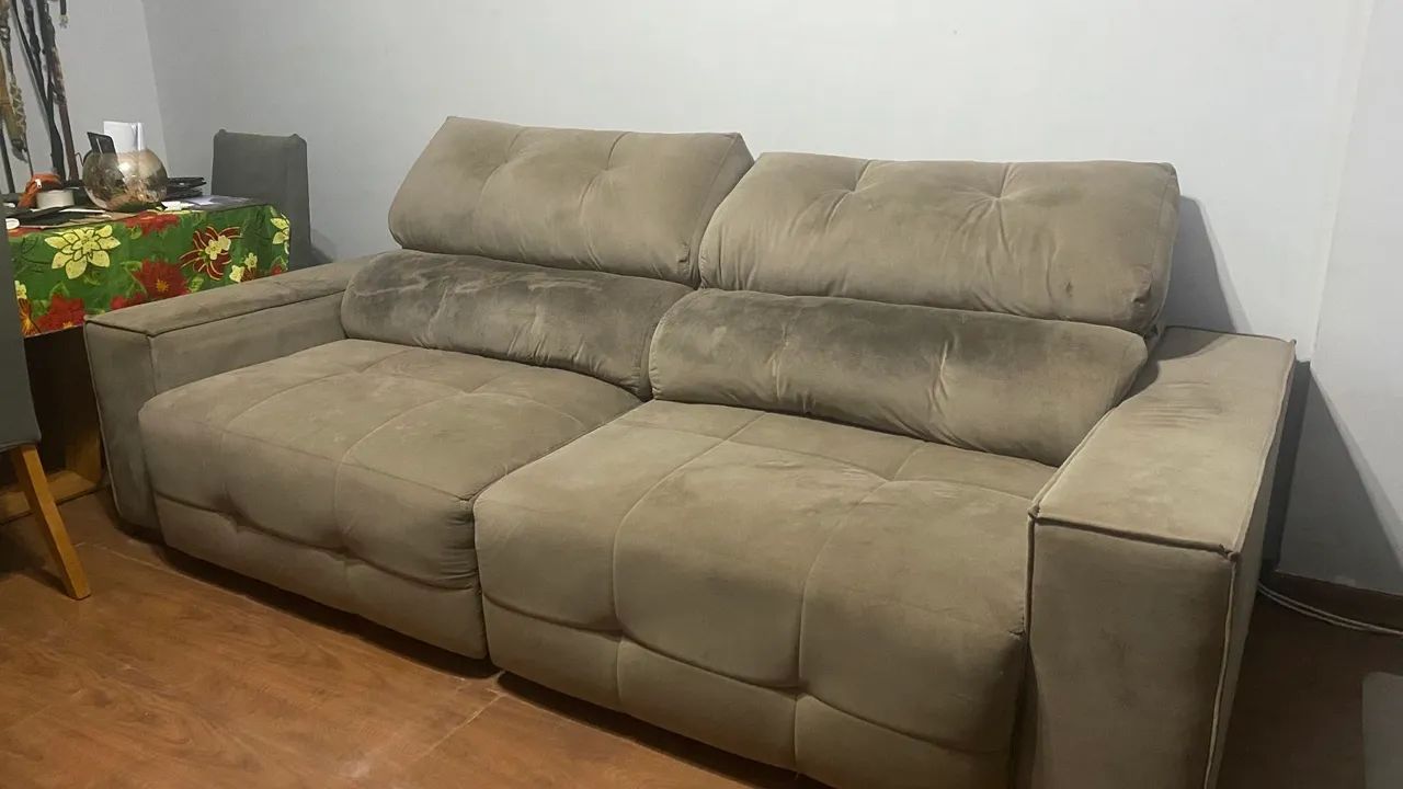 Sofá Retrátil e Reclinável Marrom/Caqui - Super Confortável e Bem Conservado! - Foto 2