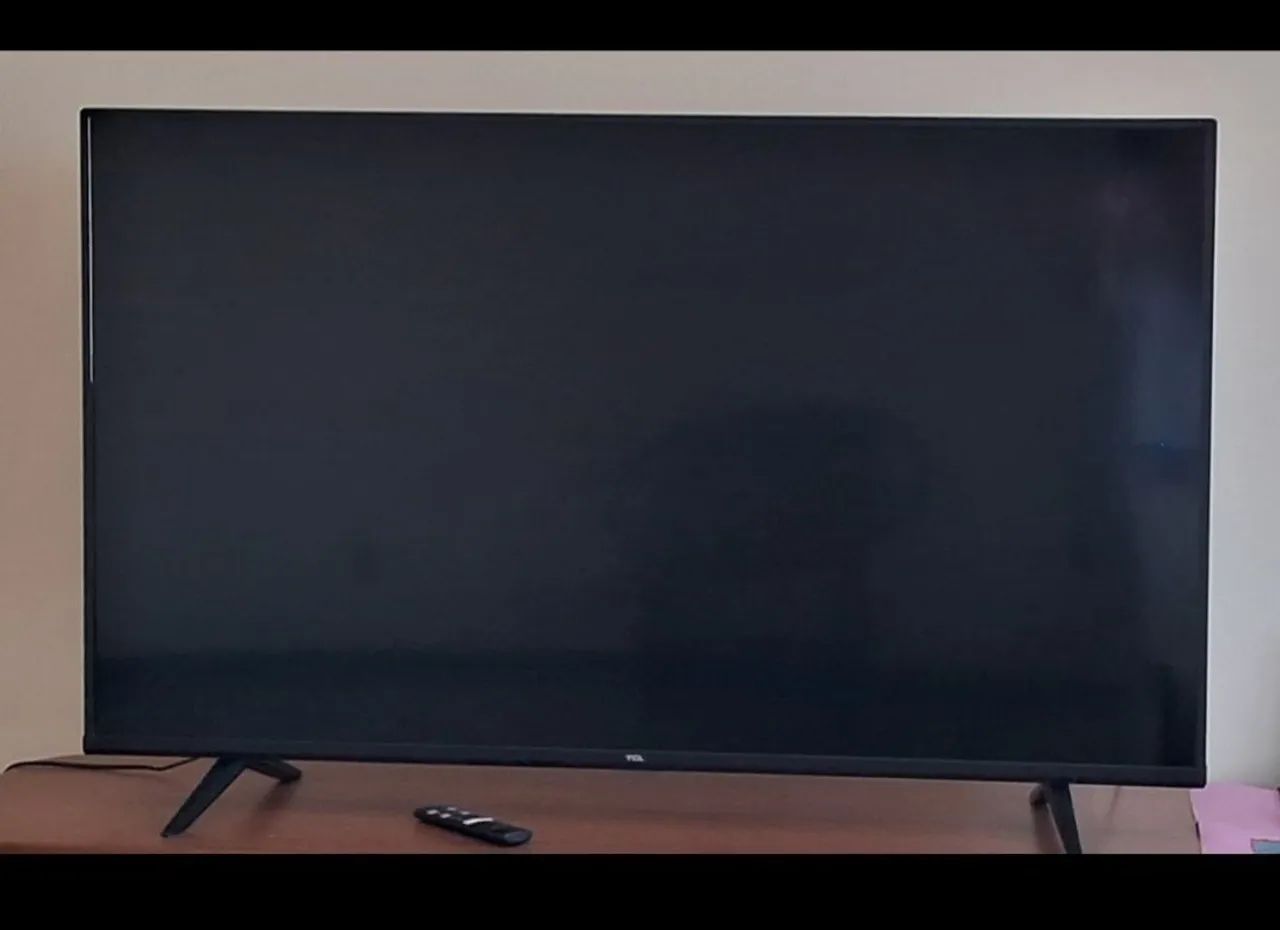 Vendo TV TCL 50 polegadas Smart HD - Foto 4