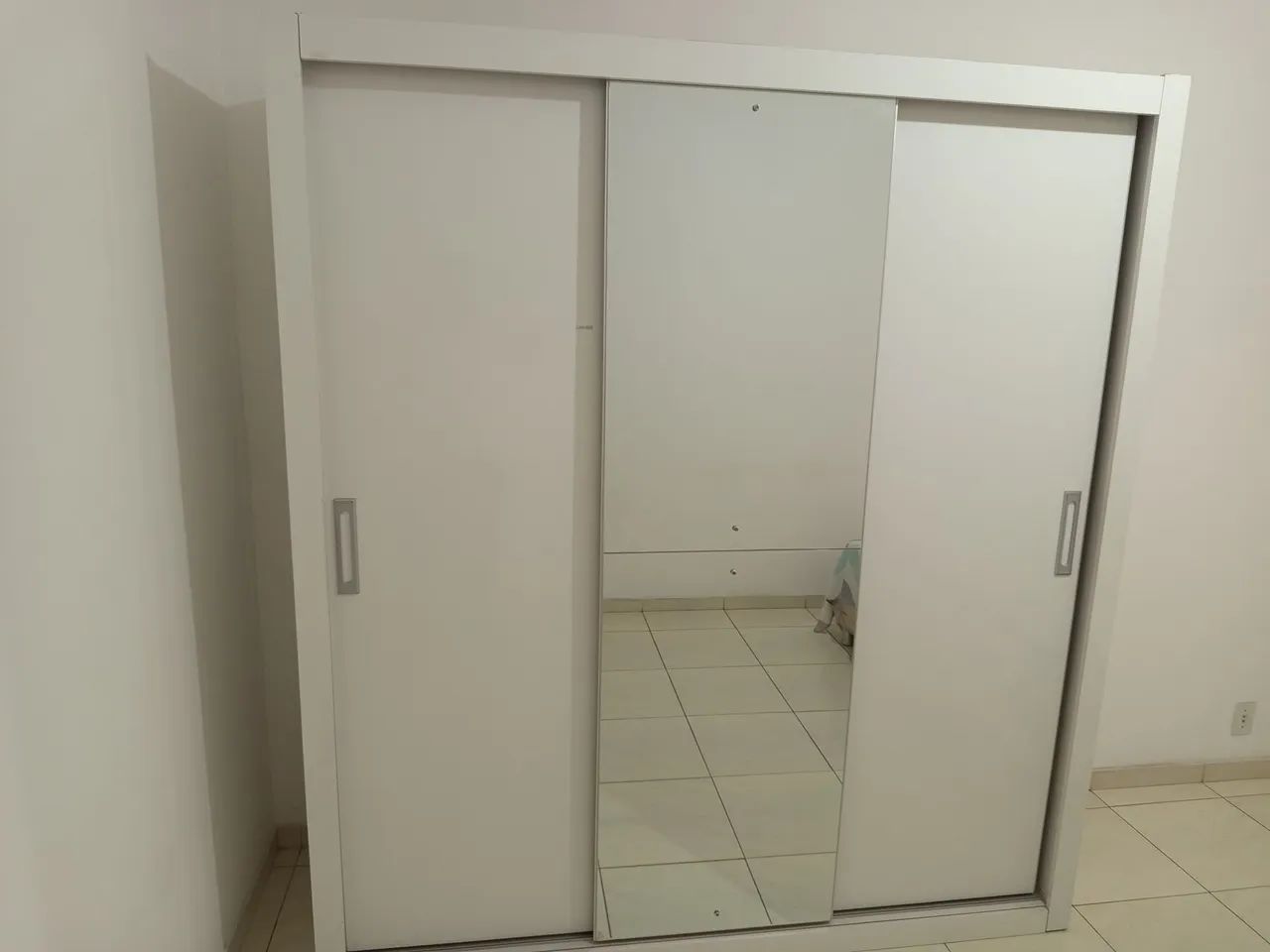 Guarda roupa perfeito estado 