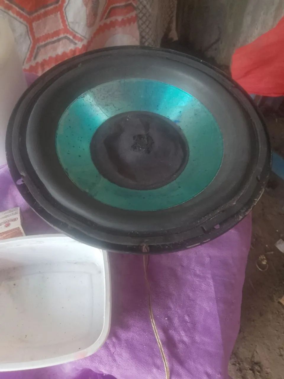Vendo esse alto falante de 280 watts e 8 polegadas de 2 vezes de 50 reais ou a vista 100