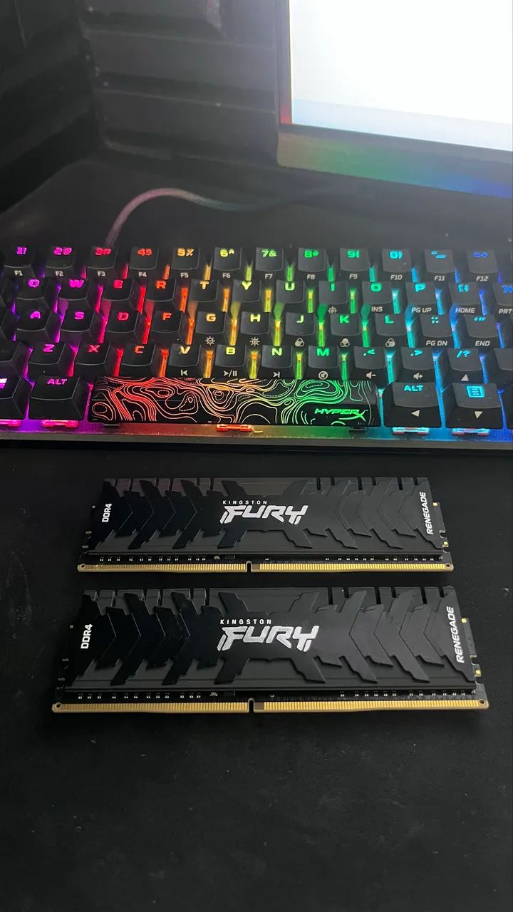 Vendo memória ram 4000 mhz 16gb