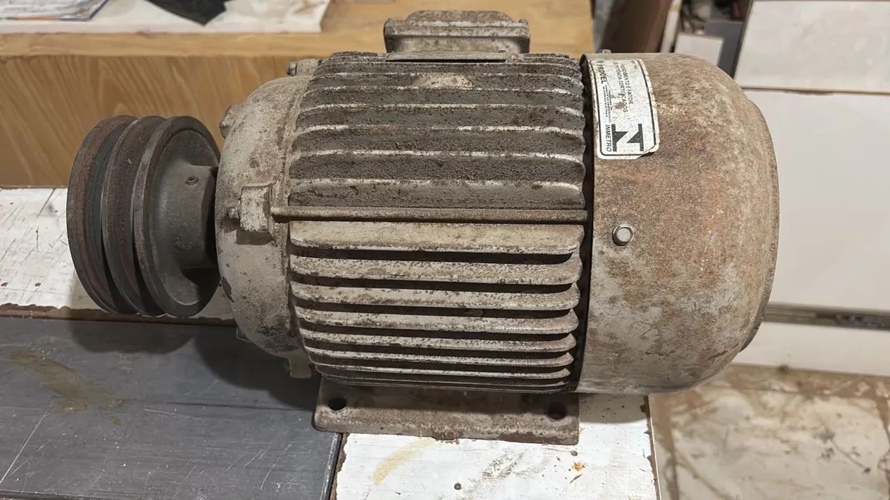 Motor Elétrico Trifásico EBERLE - 5cv 220v - Foto 2