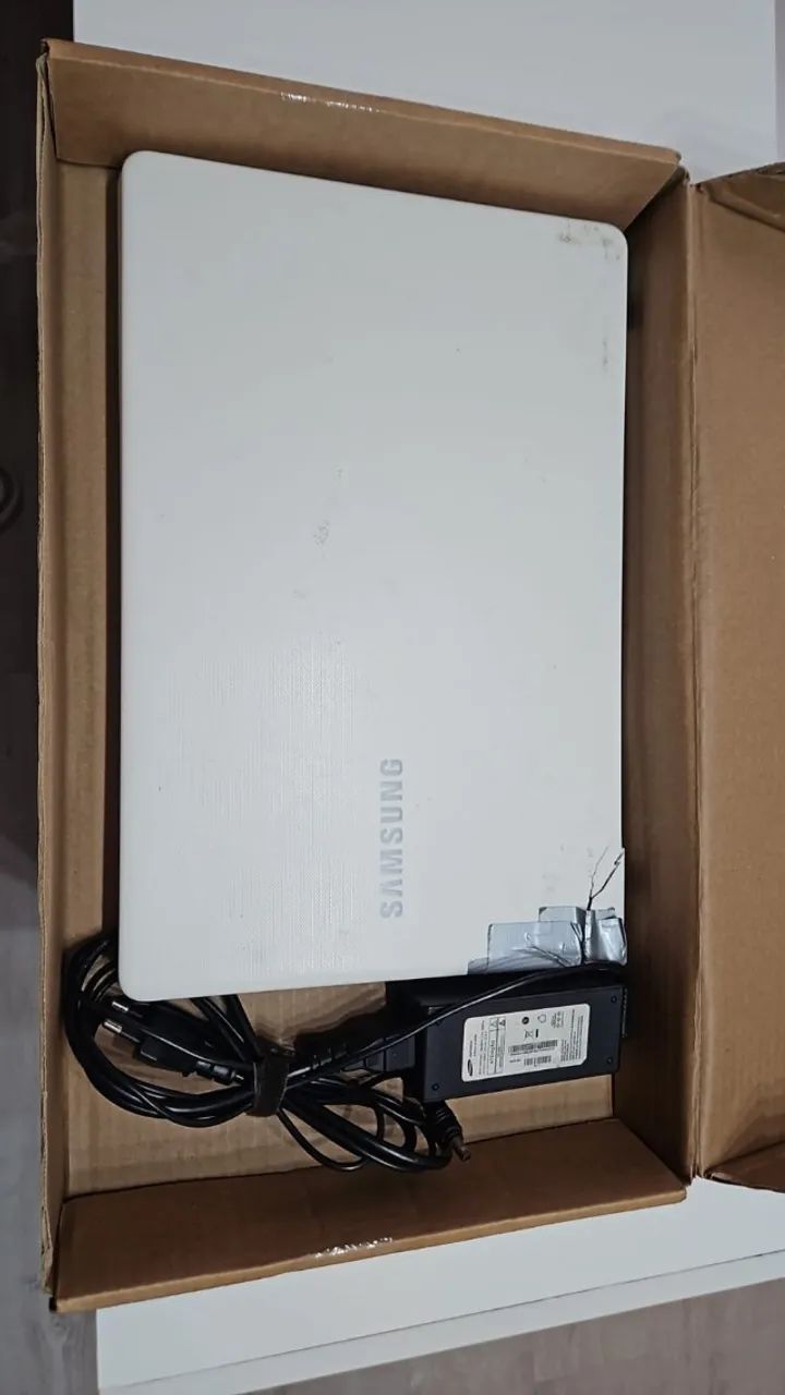 Vendo notebook Danificado: Samsung I.5 - Expert X23 NP300E5M, funcionando normalmente.  - Foto 3
