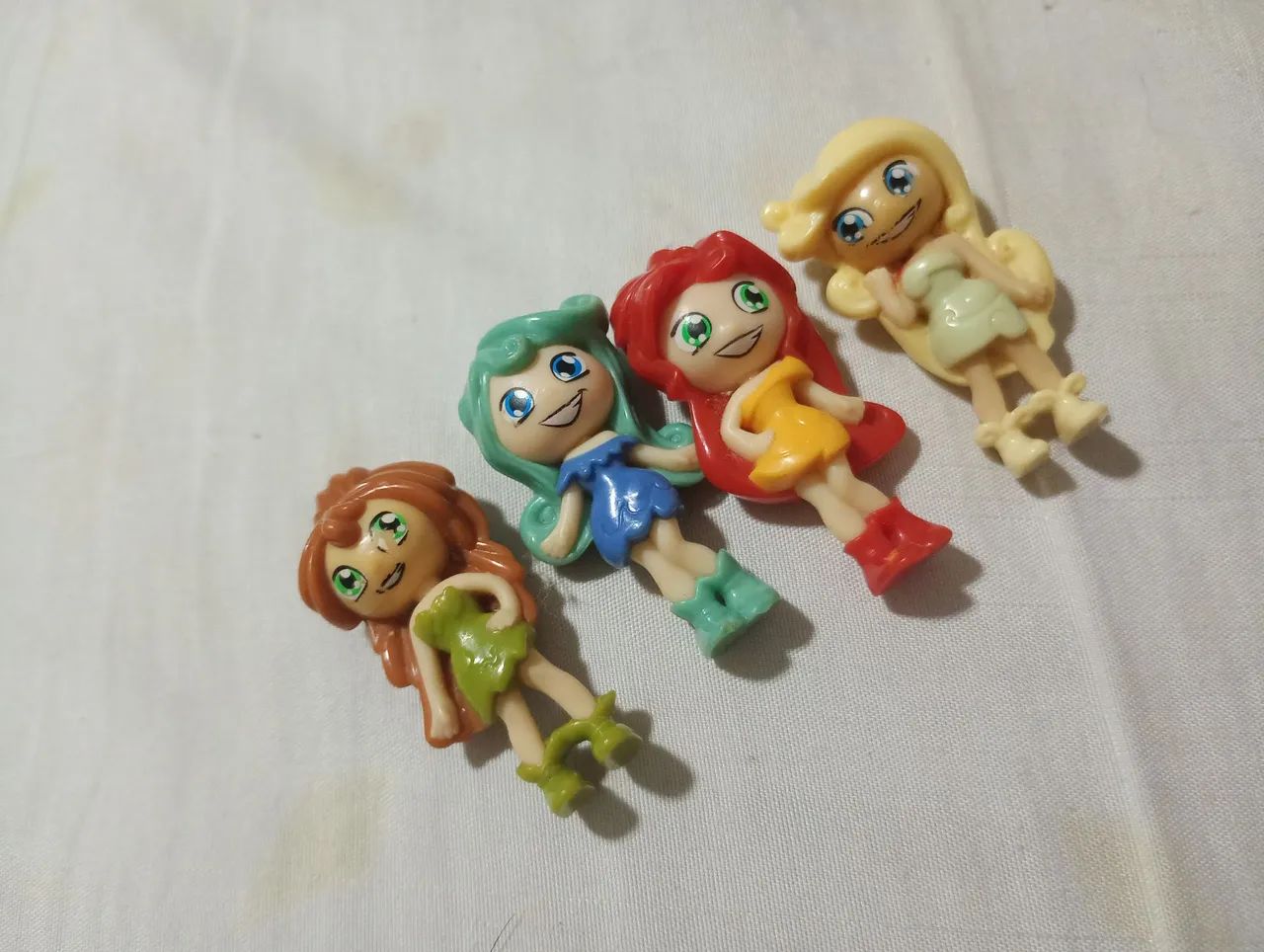 Bonecas miniaturas Kinder ovo 2014