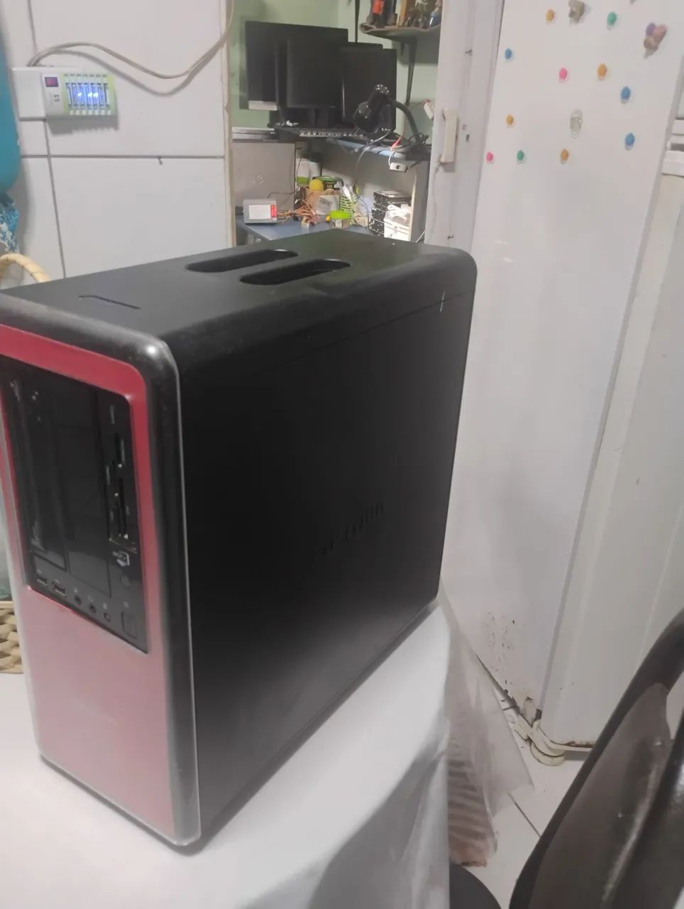 Lindo gabinete com DVD.. perfeito estado de conservação  - Foto 4