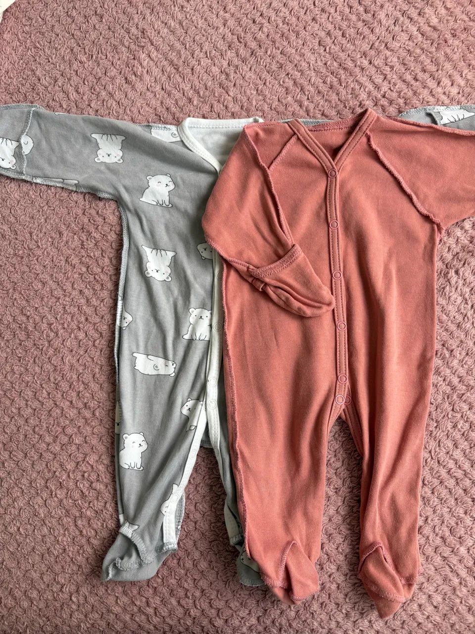 Roupa de bebe. 0-3 mes. 23 peças. Carters e outras marcas - Foto 5