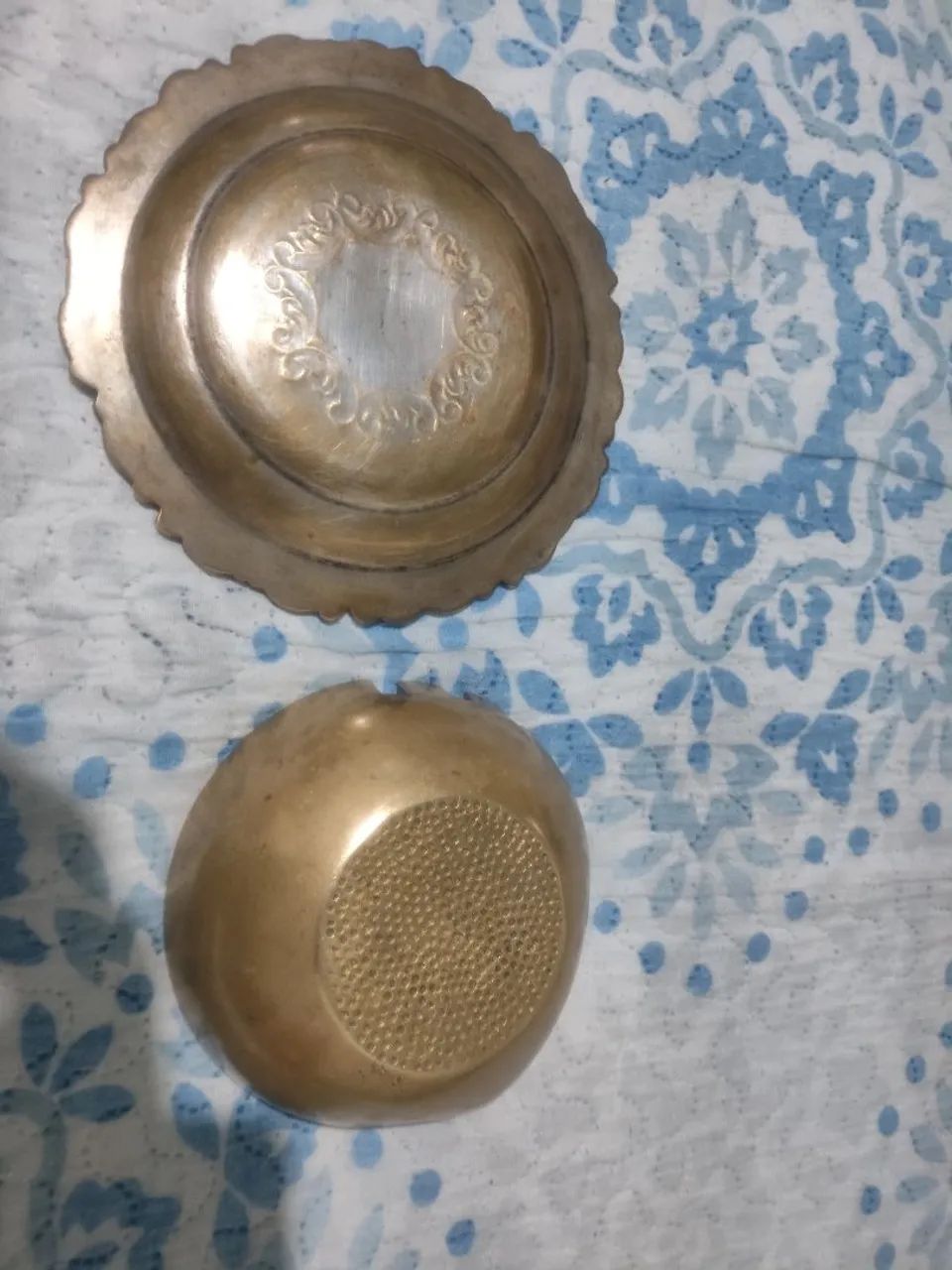 Kit 2 peças antigas de bronze, cinzeiro e prato década 60 - Foto 2