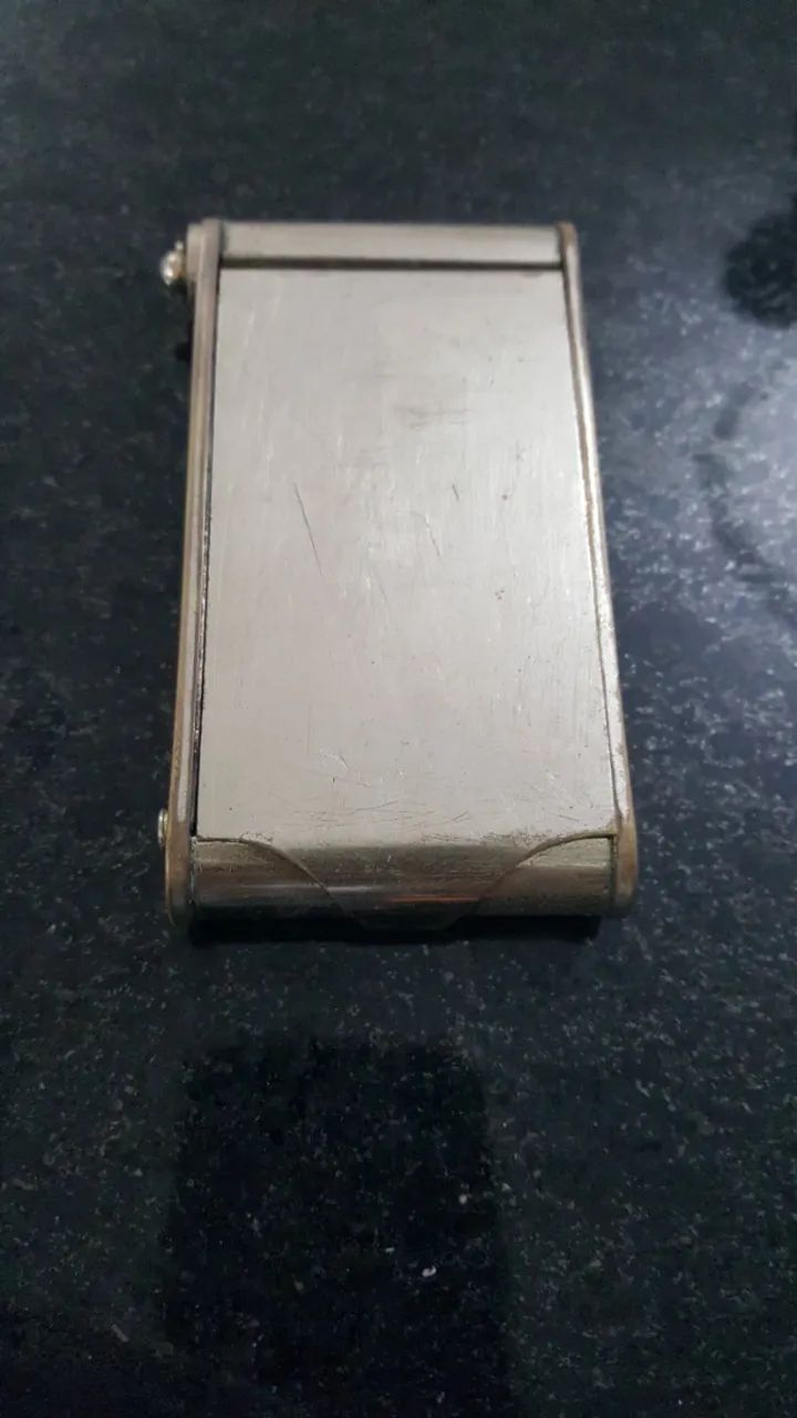 Porta cigarros em metal antigo 