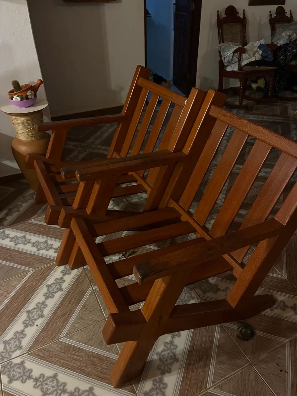 Conjunto Sofá de Madeira + 2 Poltronas - Rústico e Resistente - Foto 4