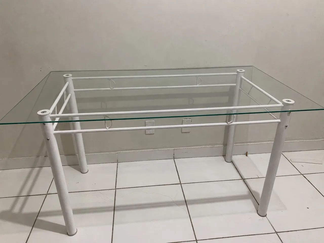 Mesa em estado de nova