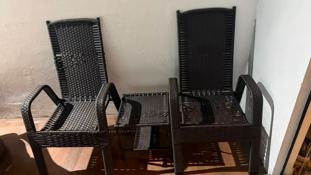Conjunto de Cadeiras e mesa - Foto 2