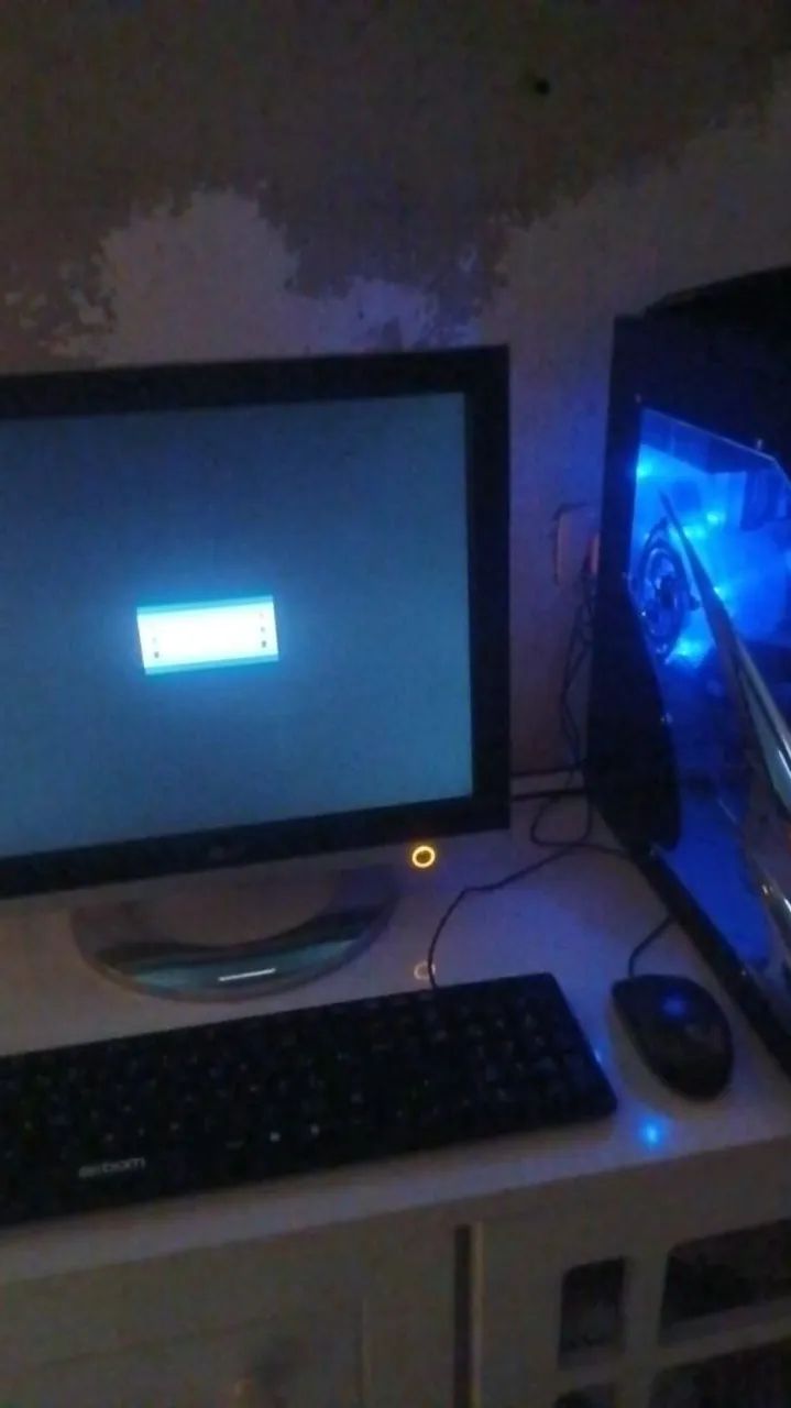 vendo Pc troco por um iPhone - Foto 2