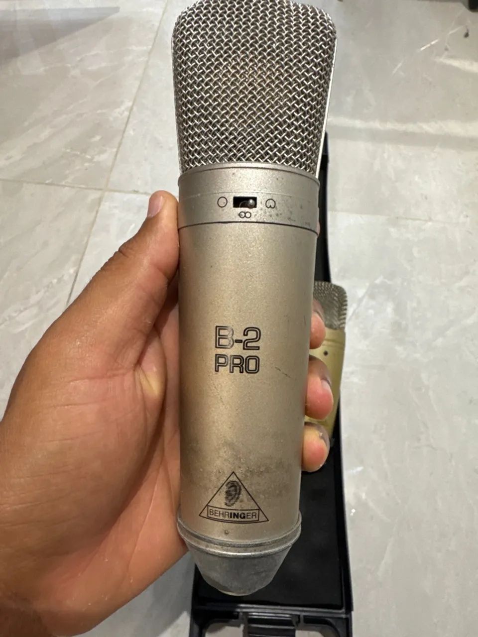 Microfones Behringer B-2 Pro + C-1 com case - Foto 2