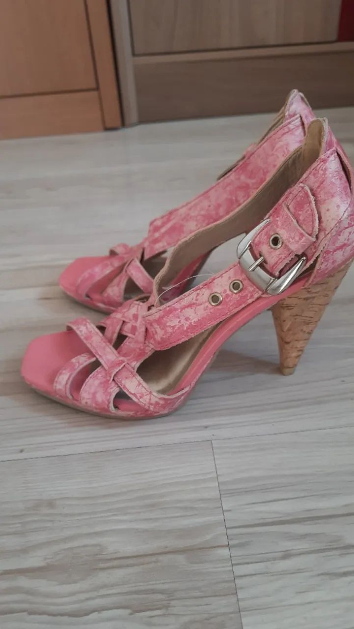 Sandália 35 - Foto 2