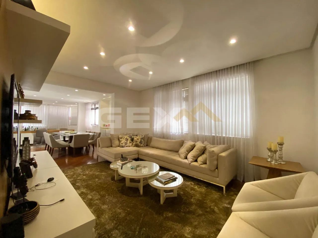 Apartamento à Venda com 03 Quartos no Centro de Divinópolis MG.
