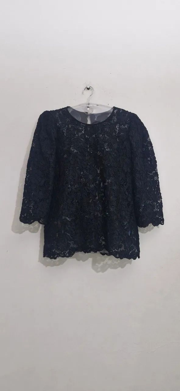 Blusa Feminina Em Renda Preta Chic - Foto 2