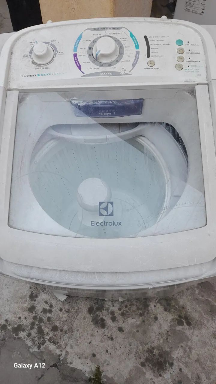 Maquina de lavar roupas eletrolux