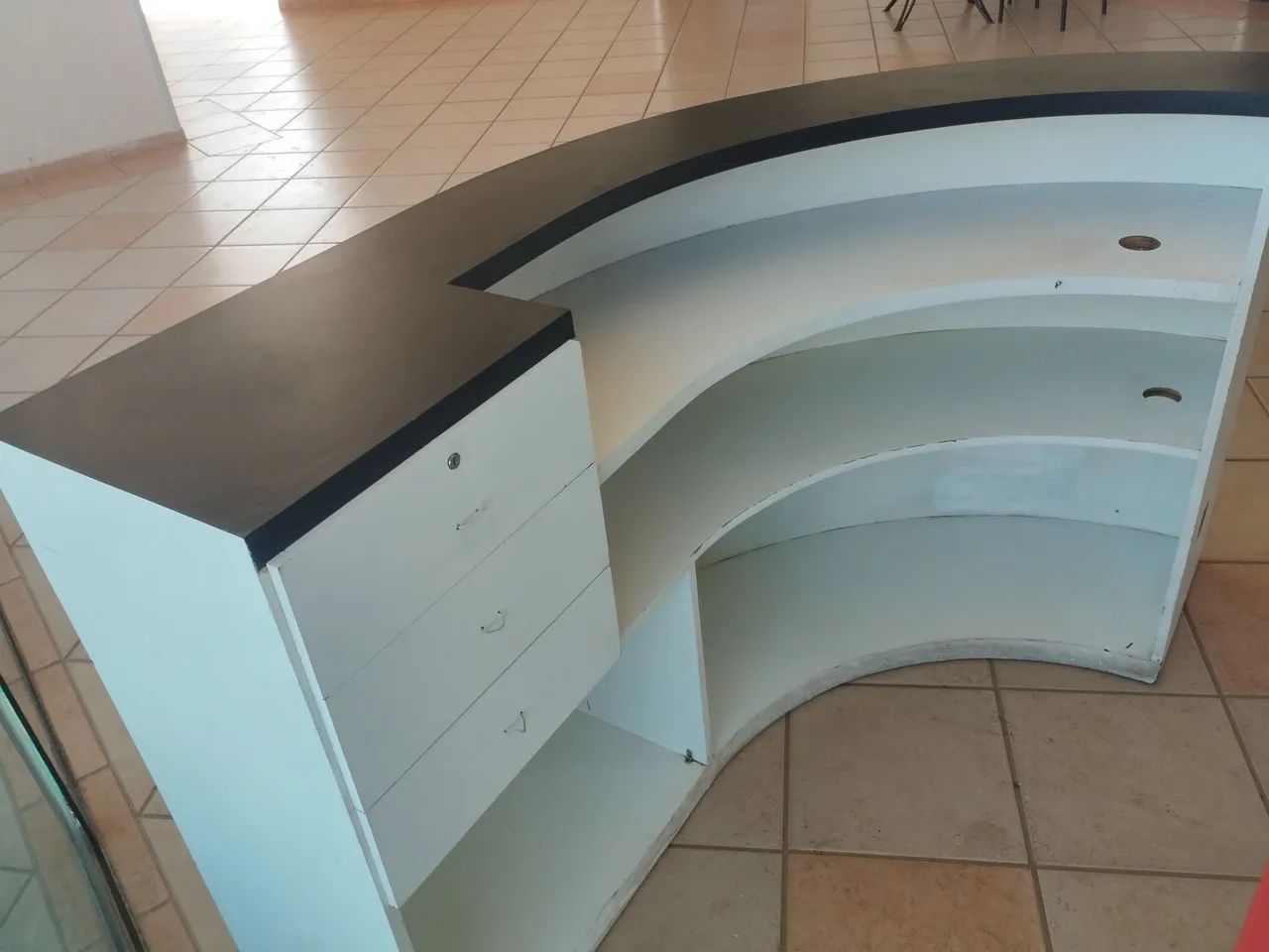 Vendo balcão para atendimento e recepção. - Foto 3