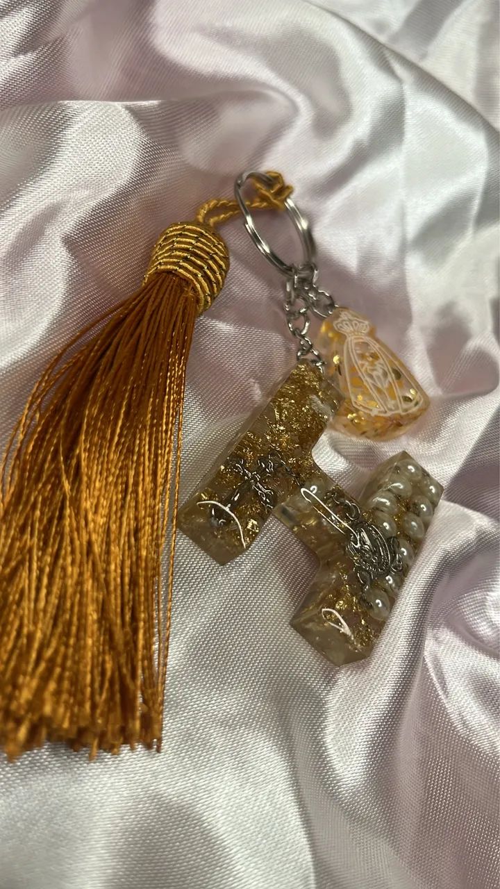 Chaveiro de letra dourado  - Foto 2