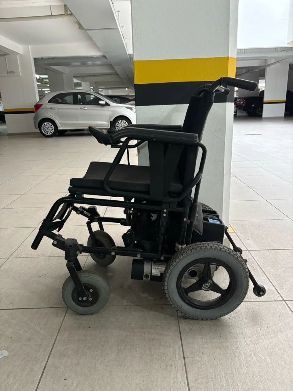 Cadeira de rodas motorizada  - Foto 4