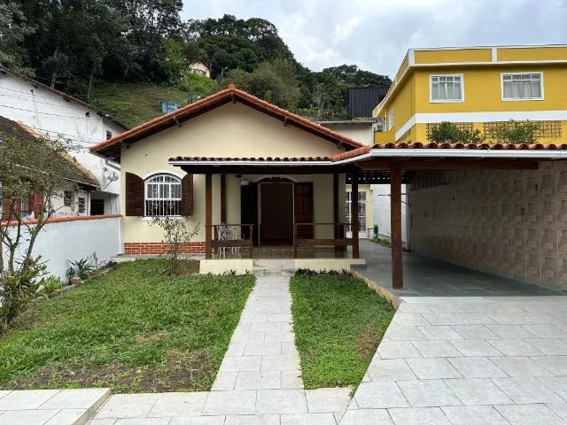 Alugo casa no Quart. Ingelhein com 3 quartos, quintal e garagem  - Foto 2