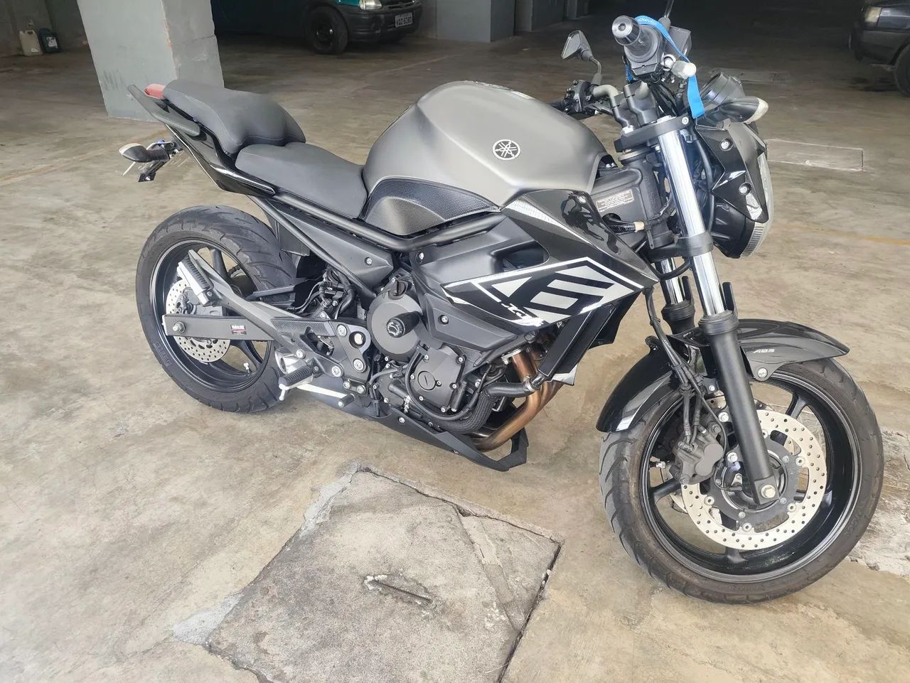 XJ6 -  2017 