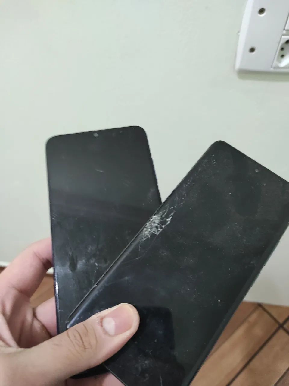 Celulares com display quebrado