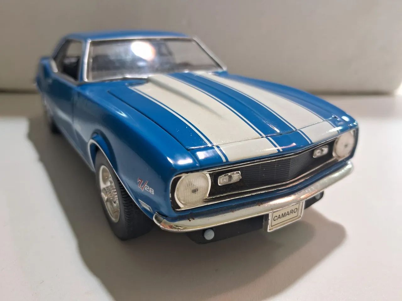 Miniatura Chevy Camaro Z28 Azul escala 1.24 - Foto 3
