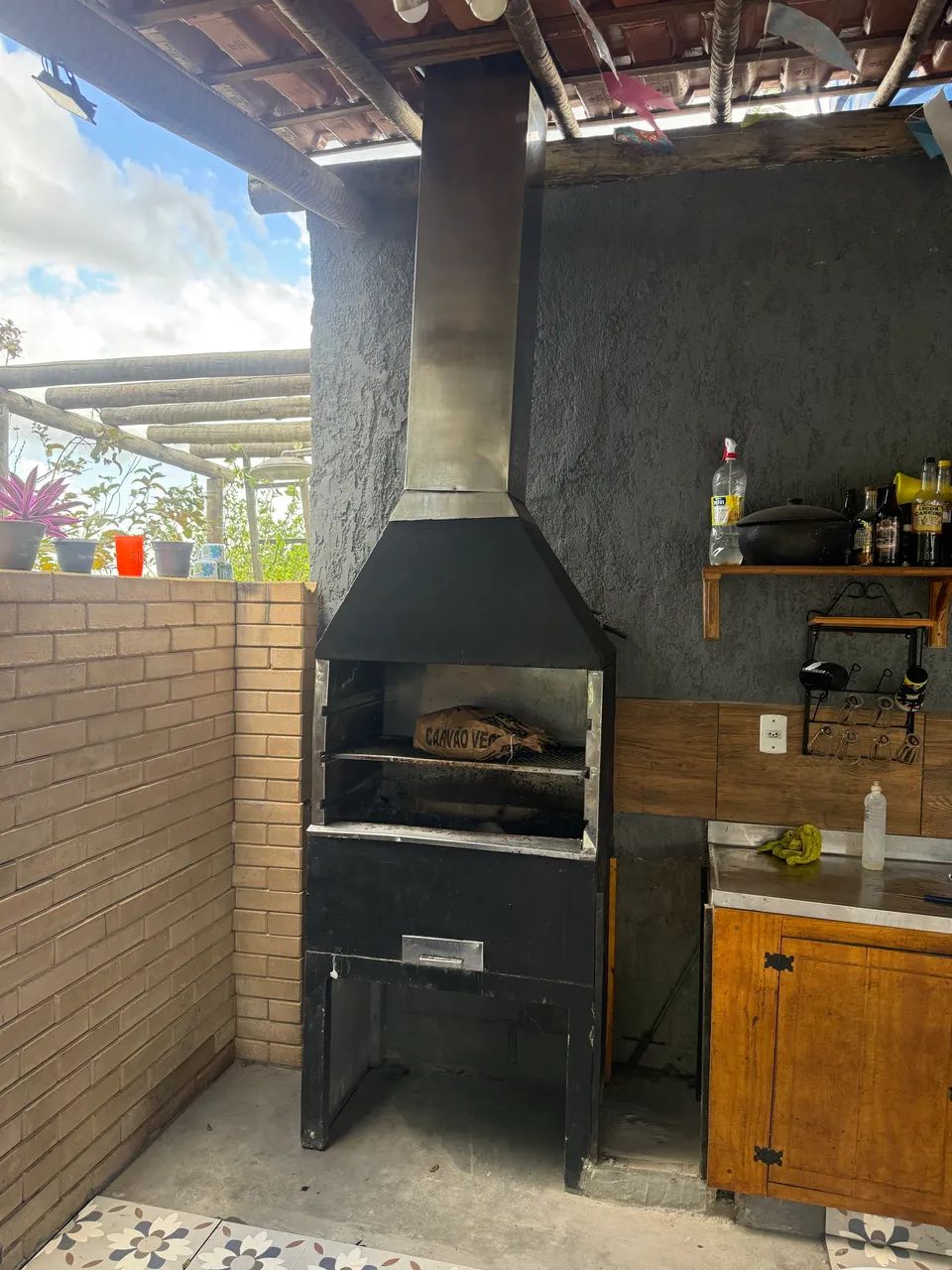 CHURRASQUEIRA COM INOX