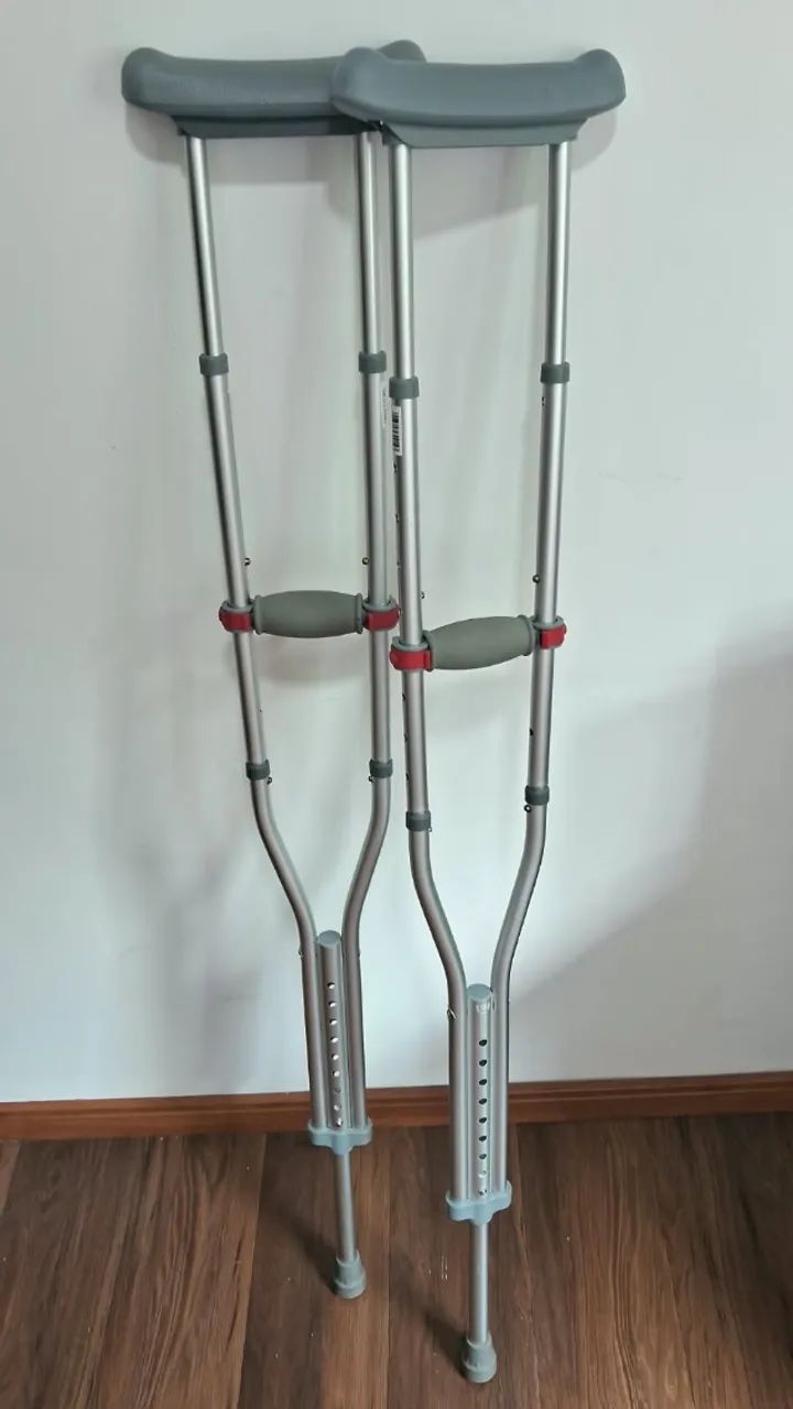 Muletas e Bota Ortopédica - Foto 4
