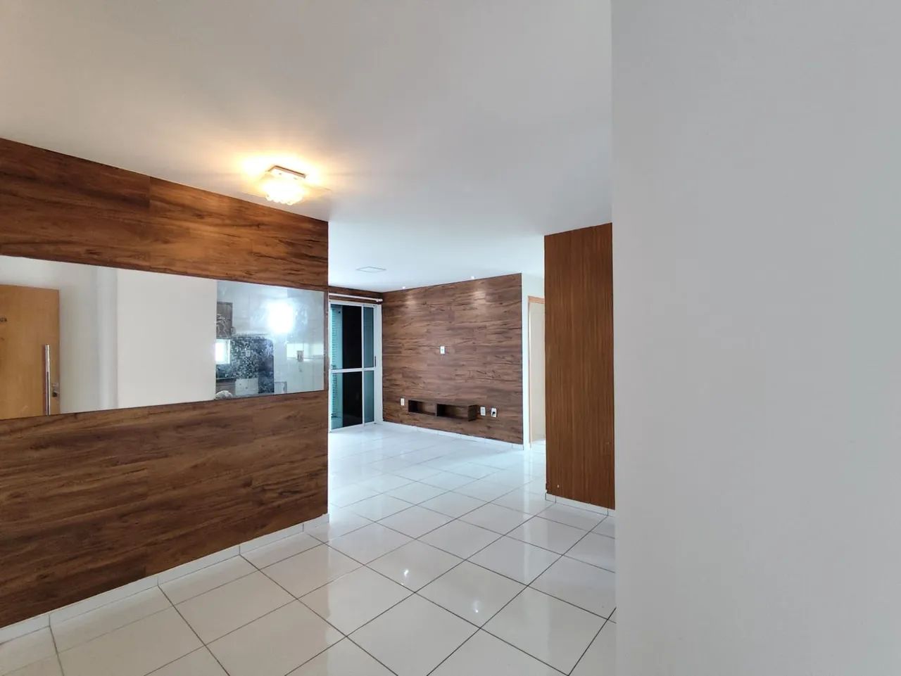 Aluguel apartamento 3 quartos (1 Suíte) e 2 vagas de garagem - 78 m² - Intermares