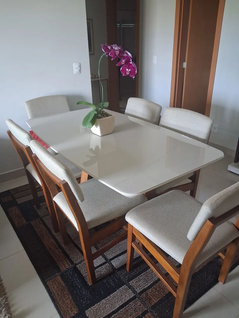 Mesa de copa com 6 cadeiras 