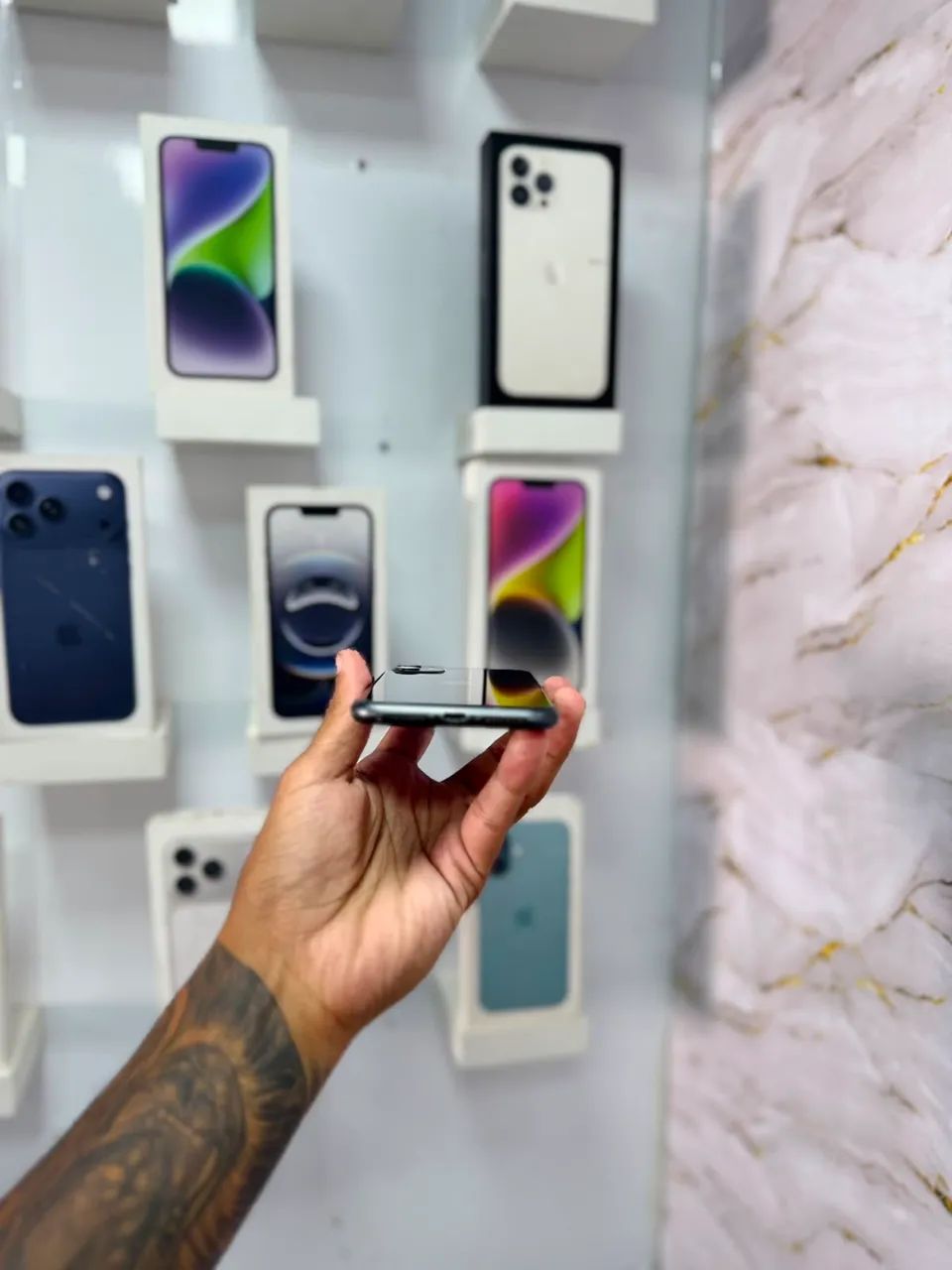 iPhone 11 - 128GB ( Preto )  - Foto 3