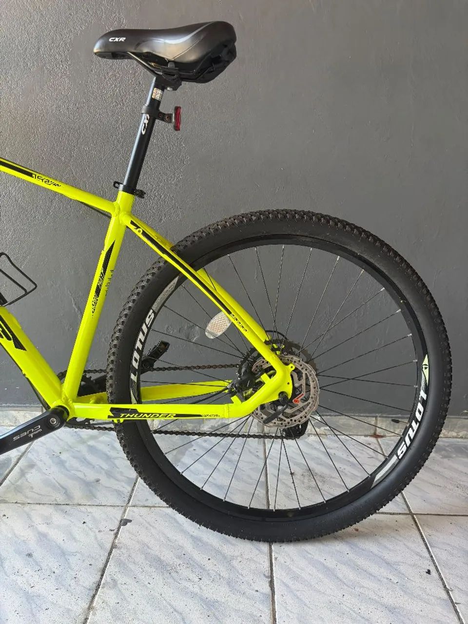 Bicicleta lótus semi nova 6 meses  - Foto 2