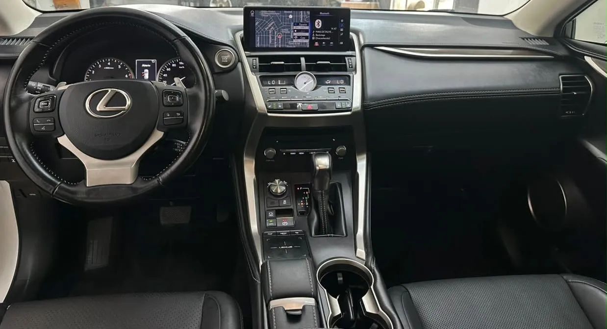 Lexus NX-300 Luxury 2.0 16V 238cv Aut., foto 12 de 20