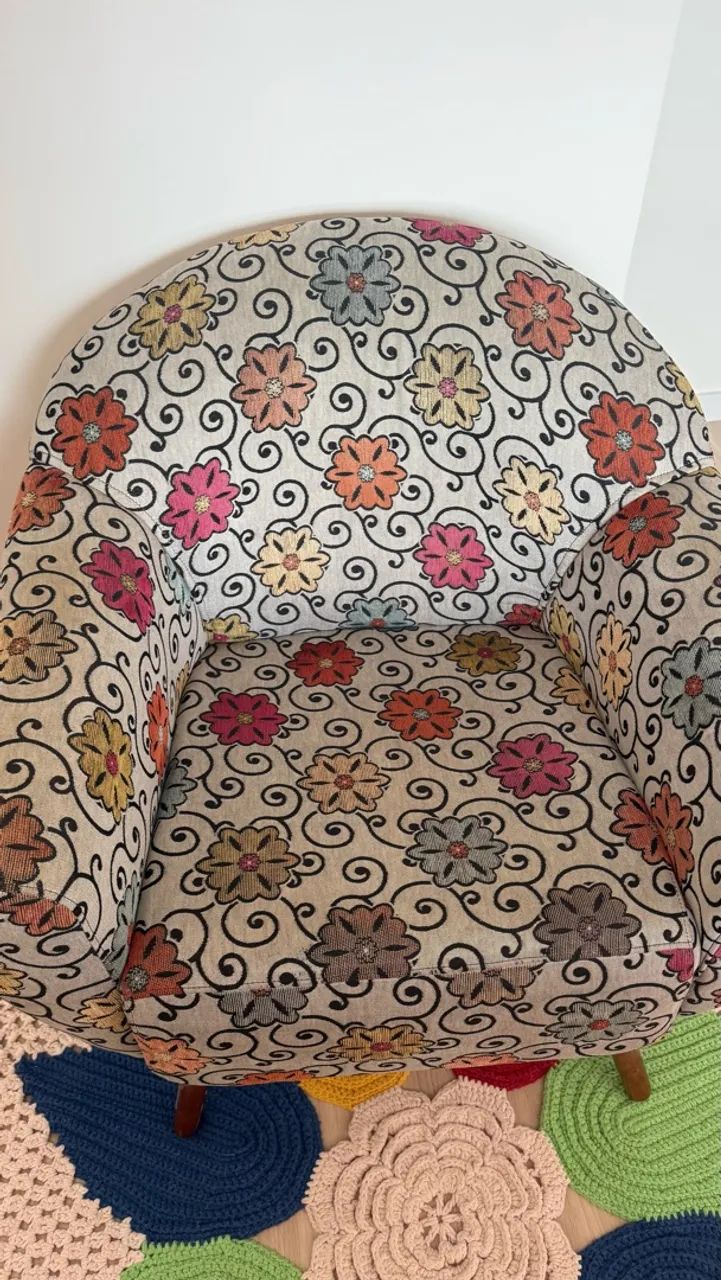 VENDO POLTRONA DECORATIVA FLORAL  - Foto 2