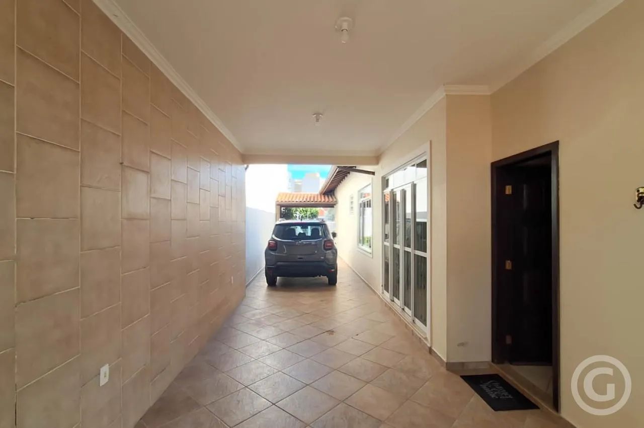 Casa semimobiliada com sete vagas no Estreito, em Florianópolis - Foto 5