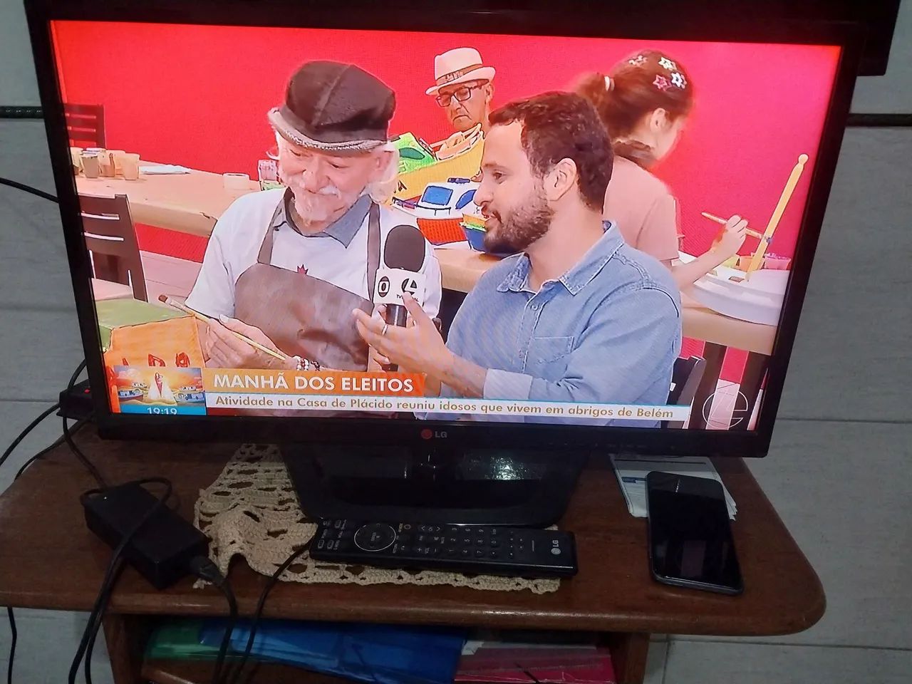 Vendo TV LG de 29 polegadas não é smart - Foto 4