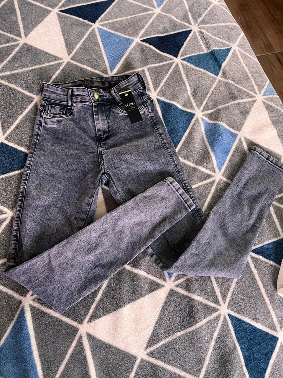 Calça jeans feminina grafite