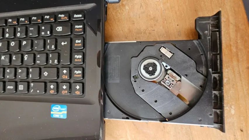Notebook Lenovo U12CDJ10 excelente estado - Foto 5