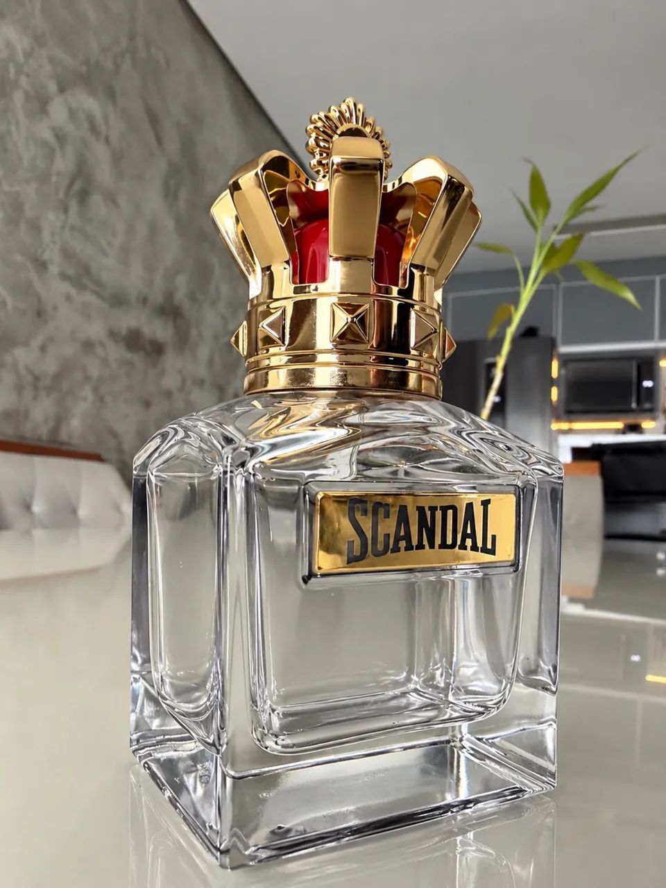 Frasco vazio Scandal Edp - Foto 4