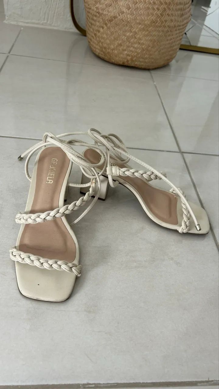 Sandália off white tiras  - Foto 2