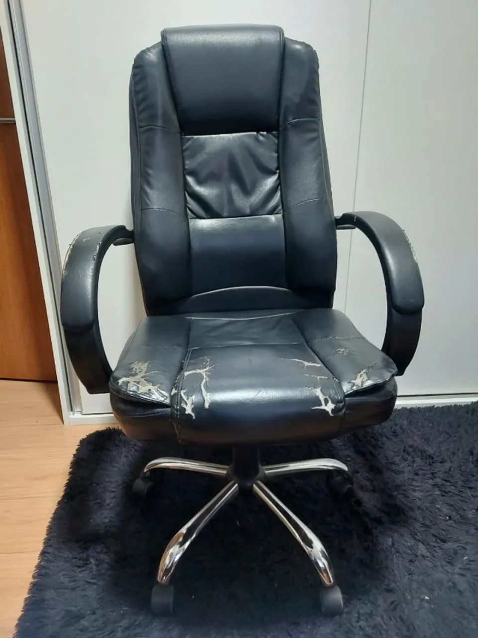 Cadeira Presidente Escritório - Funcionando Perfeitamente