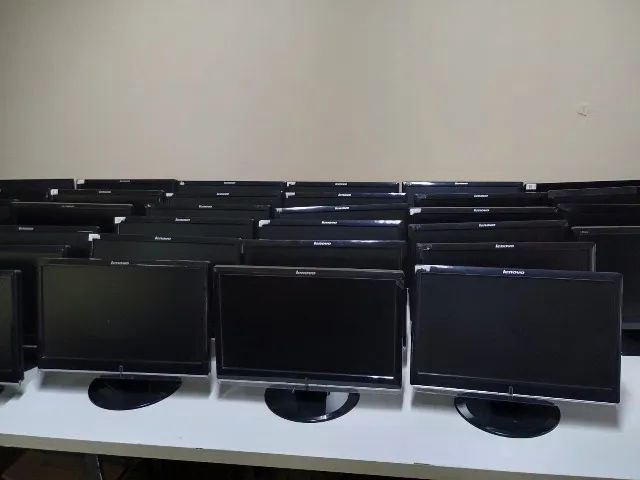 Lote de 10 Monitores Lenovo de 18,5 polegadas - Foto 2