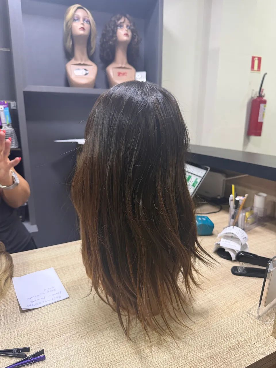 Lace / peruca 100% cabelo humano natural ajustável morena iluminada - nova sem uso - Foto 4