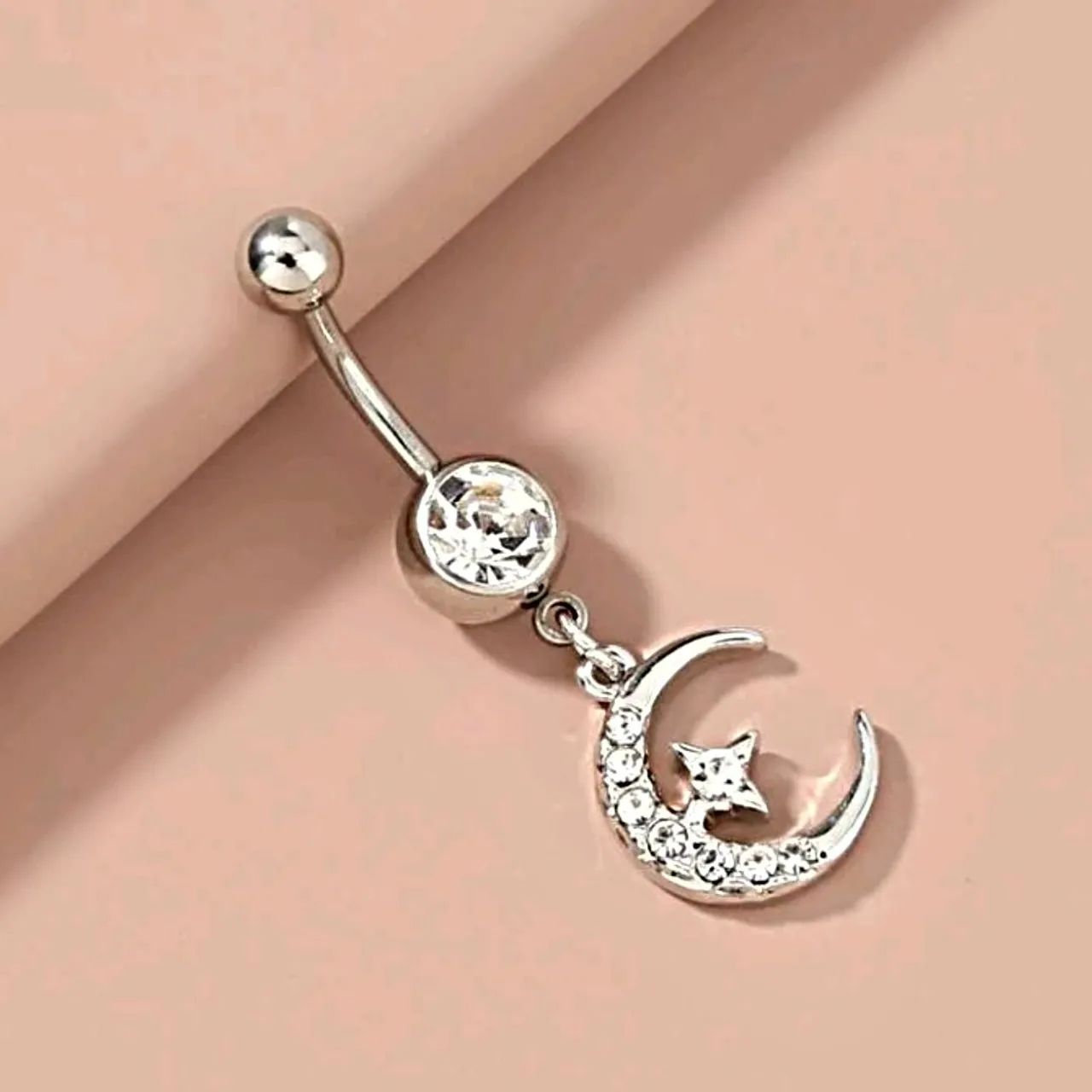 Piercing de Umbigo com Pingente de Lua e Estrela Cravejada de Diamante - Foto 2