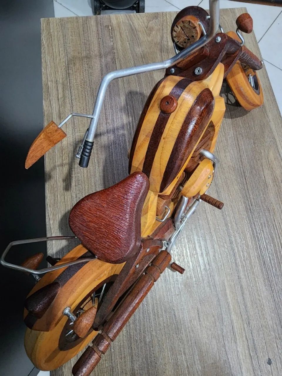 Motocicleta Miniatura Artesanal Decorativa ( 47cm largura x 23cm altura) - Foto 5